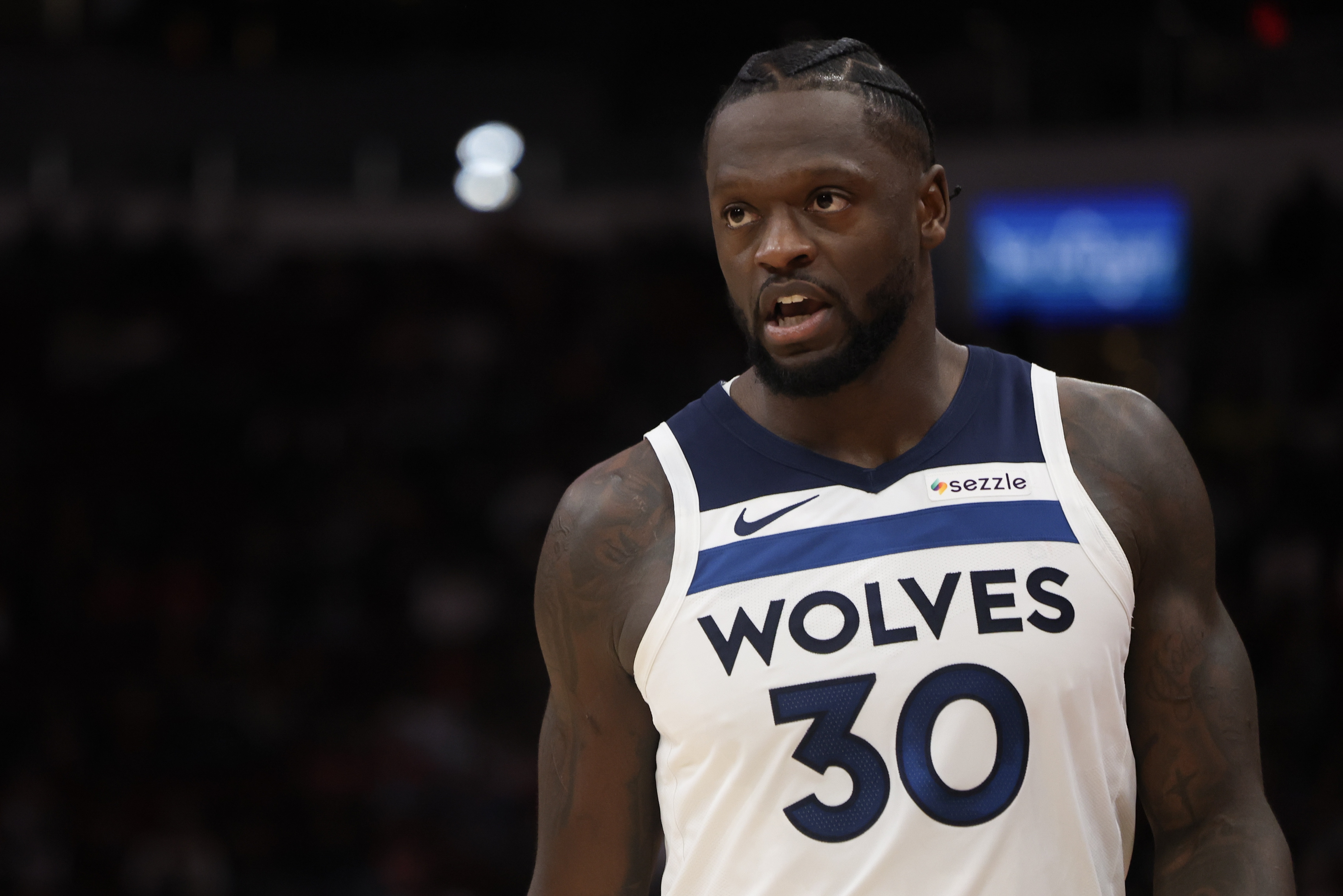 开云网址-进攻还得加把劲儿！兰德尔半场出战17分钟 9中5拿到12分3助