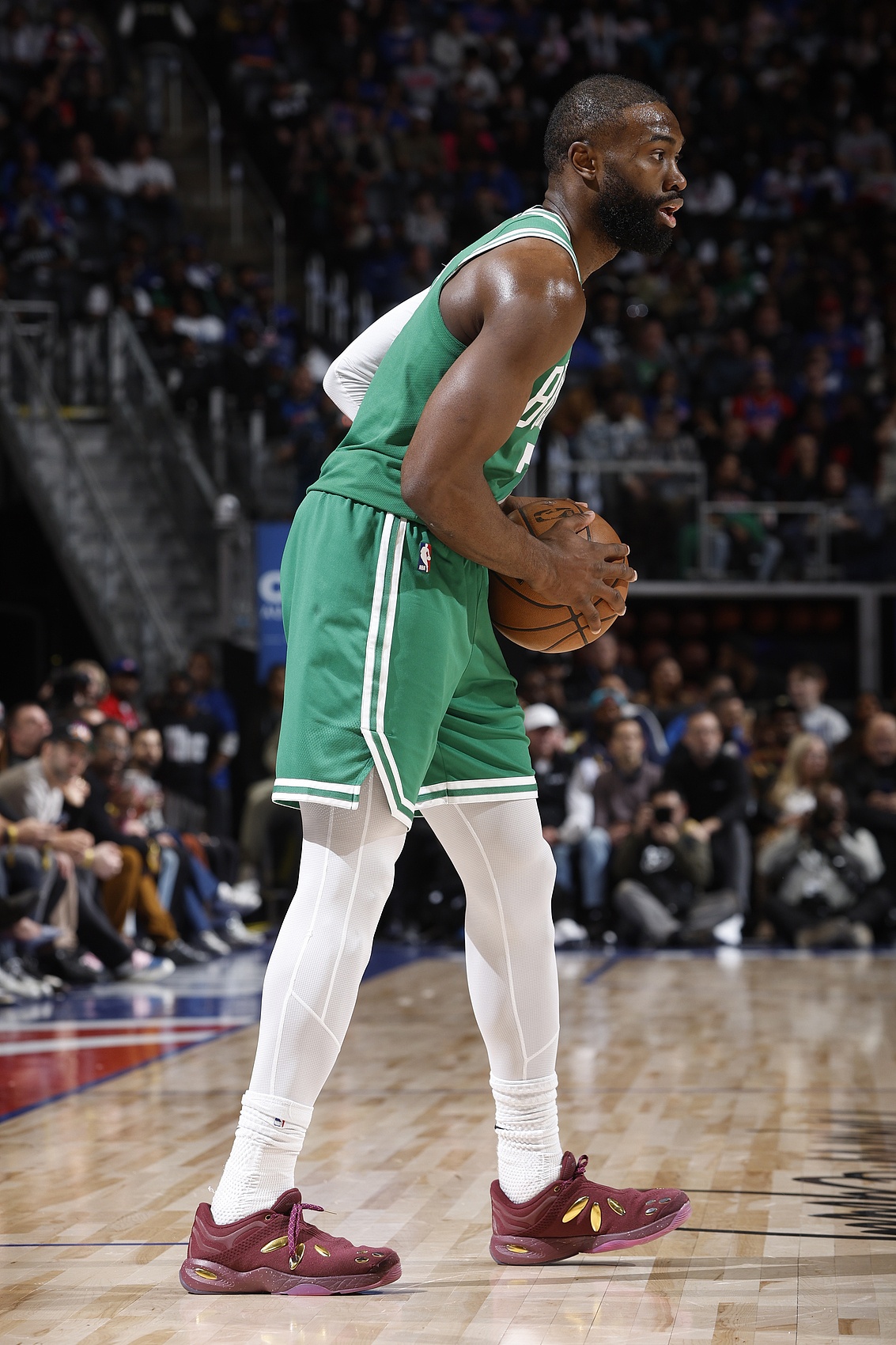 开云官方网站注册-绿军VS活塞裁判报告：共1次漏判 杰伦·布朗关键时刻走步违例