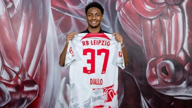 开云官方网站登录-德甲关窗日奏响回归主旋律，魏格尔领衔二次创业