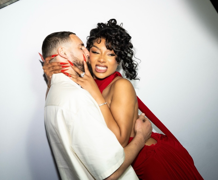 开云官方网站登录-克莱这能忍？马冬梅大秀透视装 风光一览无遗🥵